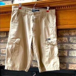 Avirex Mens size 34 inch waist cargo shorts guc